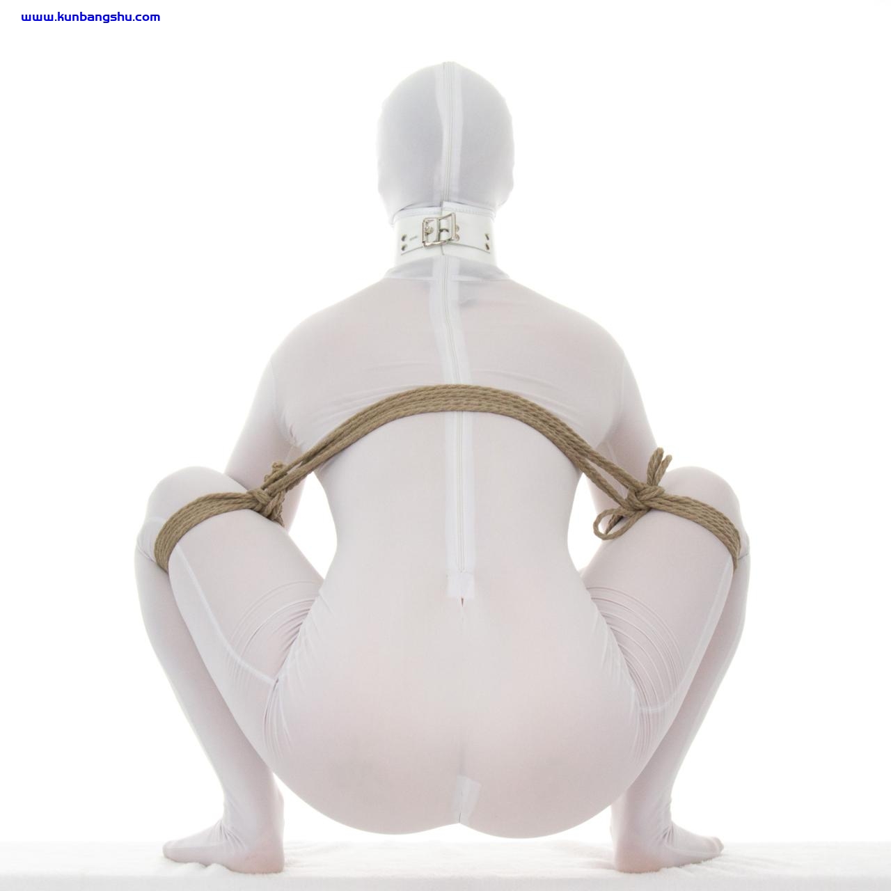 https://www.theduchy.com/wp-content/uploads/2022/03/Malasana-Pose-2-1.jpg